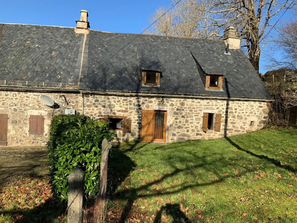 Le Buron Du Mas Marchastel (Cantal) Exterior foto