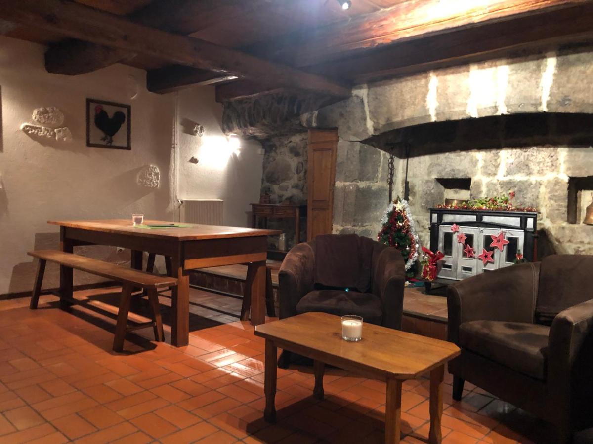 Le Buron Du Mas Marchastel (Cantal) Exterior foto