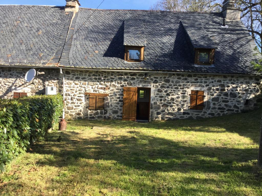 Le Buron Du Mas Marchastel (Cantal) Exterior foto
