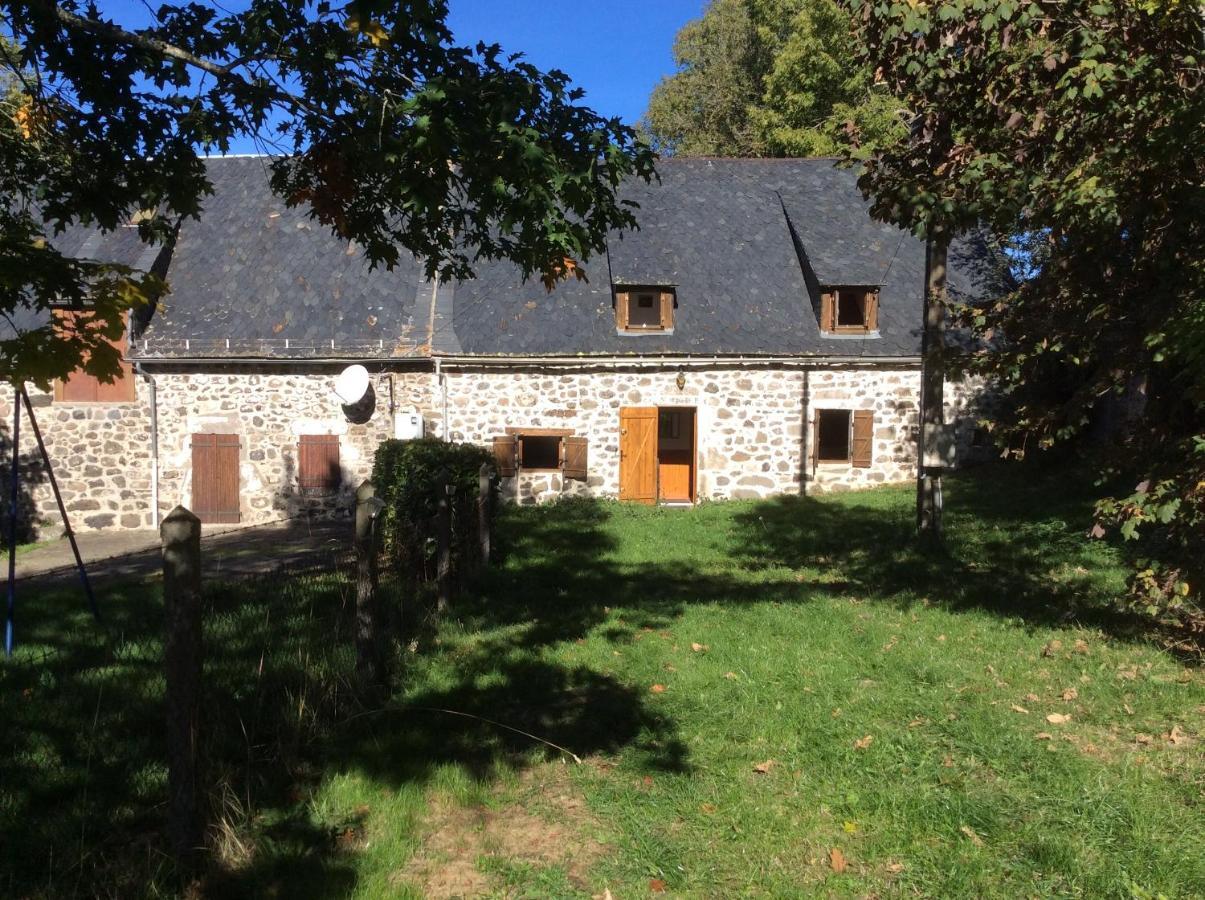 Le Buron Du Mas Marchastel (Cantal) Exterior foto