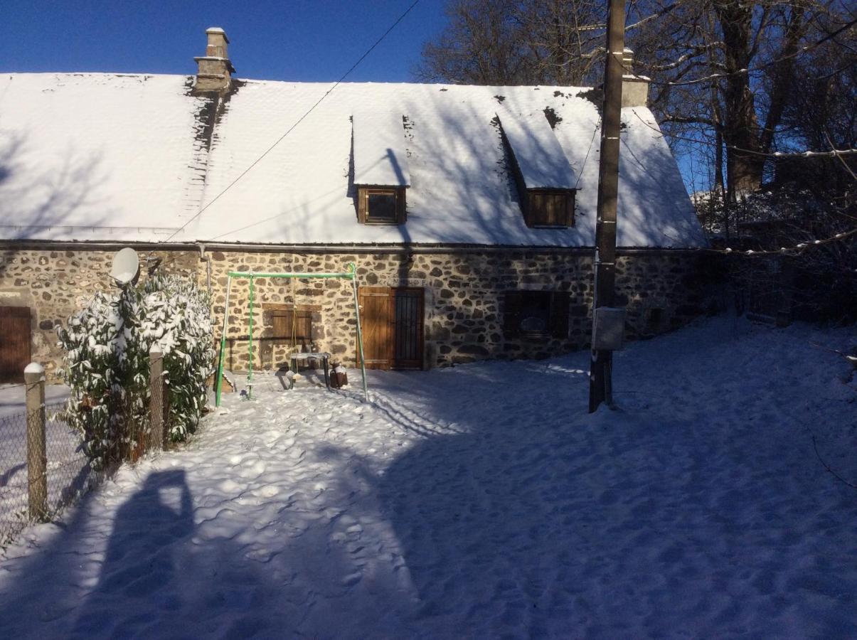 Le Buron Du Mas Marchastel (Cantal) Exterior foto
